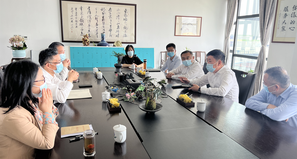 市人大常委會(huì )副主任張仁貴赴鼎美看望市人大代表